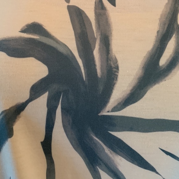 Sleeveless Ruffled Top, size 2XL, white and bluish/green NWT - Picture 2 of 14